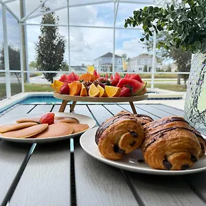 Serene Villa- Your Perfect Getaway Near The Fun *