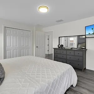 Remarkable Cozy 4bed-3ba Townhouse בית נופש