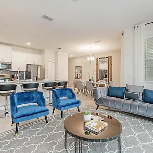 Modern Townhome Wprivate Pool Free Water Park Kissimmee