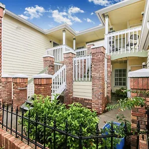 Grand 3br Getaway Near Parks