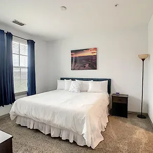 King Bed And Close To Kissimmee