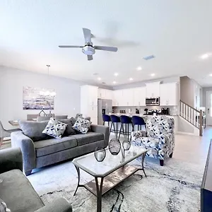Beautiful Town With Splash Pool-1648tpc *