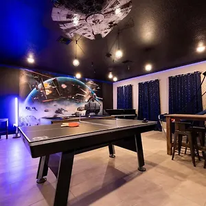 Incredible 6br By Private Pool Games Semesterbostad