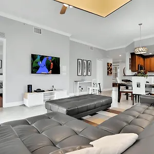 3bd/2ba Reunion Condo: Perfect Family Getaway Holiday home *