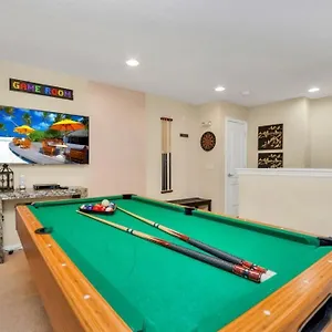 Themed Bedrooms & Private Pool Gated In Fun Townhouse בית נופש