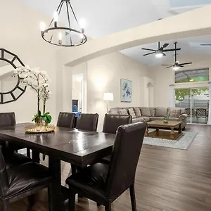 Ferienhaus Spacious Retreat With Pool & Parking Kissimmee